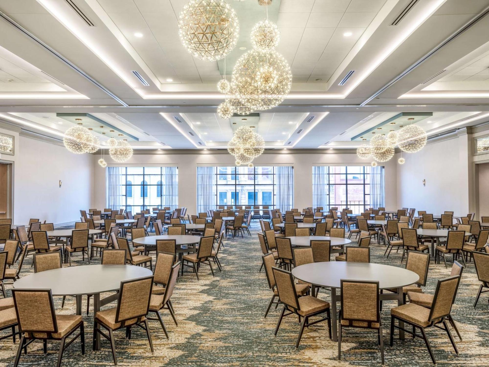 Hilton Garden Inn Toledo Downtown Exterior foto