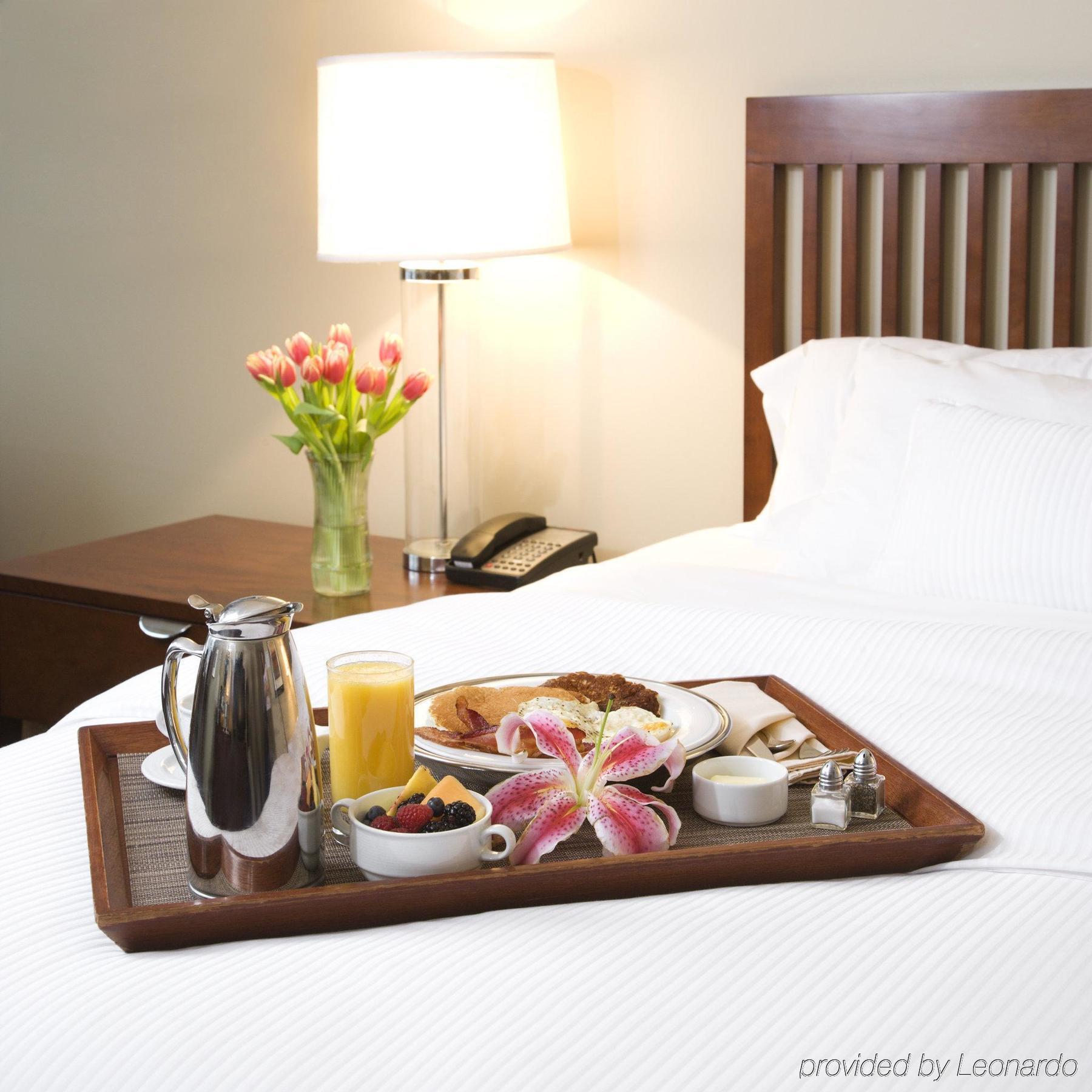 Hilton Garden Inn Toledo Downtown Exterior foto